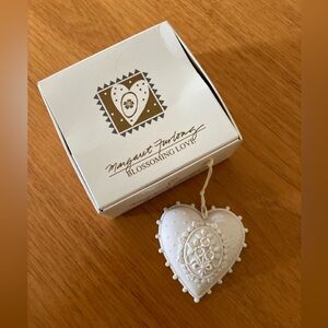 NWOT Vintage Margaret Furlong “Blossoming Love” Porcelain Heart Ornament